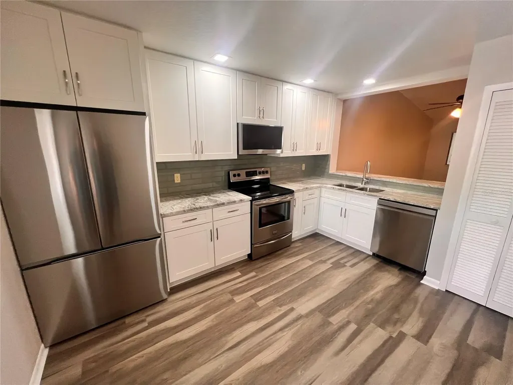17 Escondido Circle Altamonte Springs FL 32701