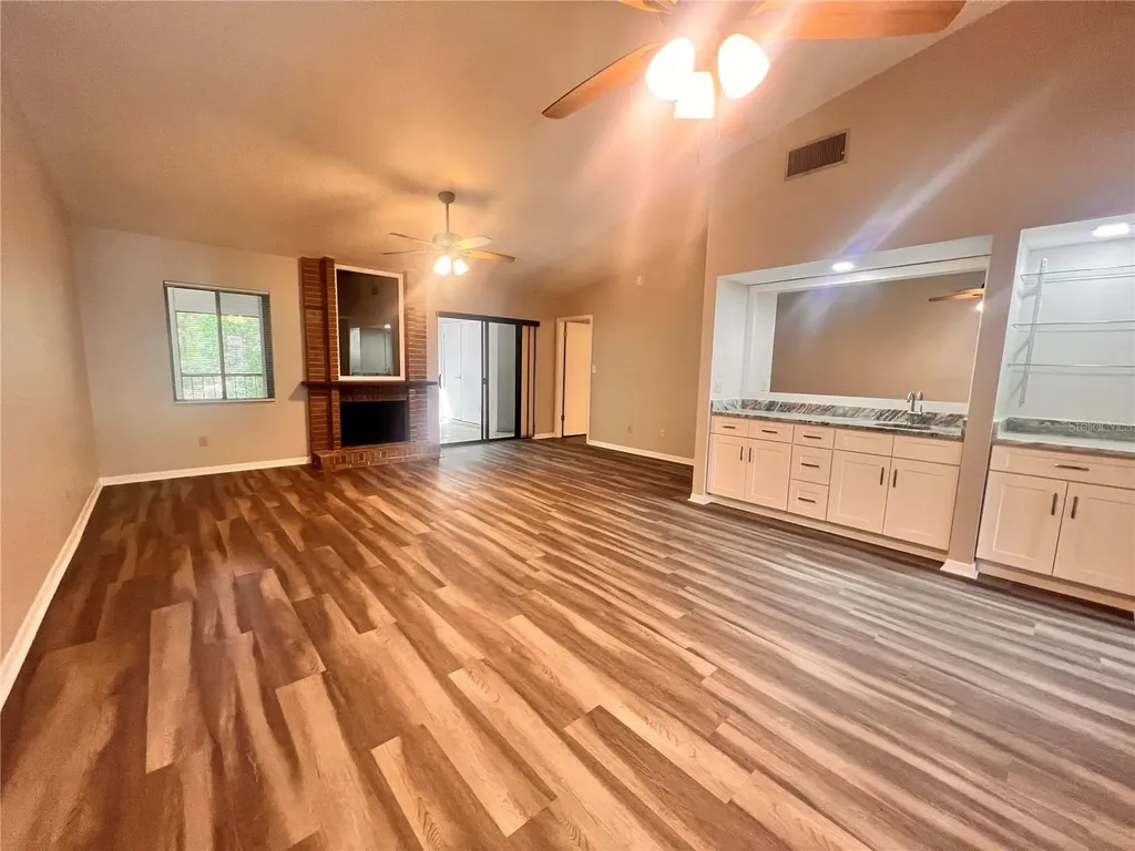 17 Escondido Circle Altamonte Springs FL 32701