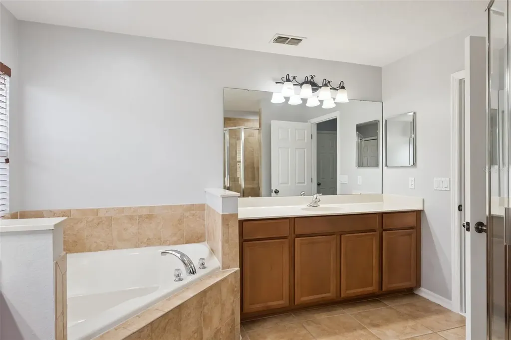 2319 Carnation Hill Court Orlando FL 32820
