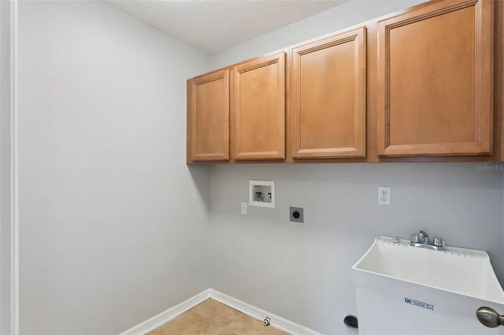 2319 Carnation Hill Court Orlando FL 32820