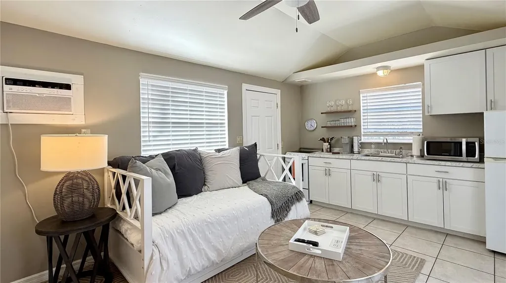1620 Park Lake Street Orlando FL 32803