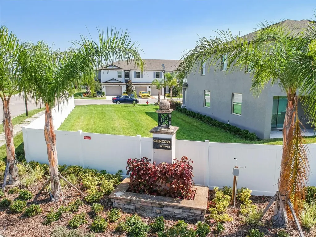 633 Royal Empress Drive Ruskin FL 33570