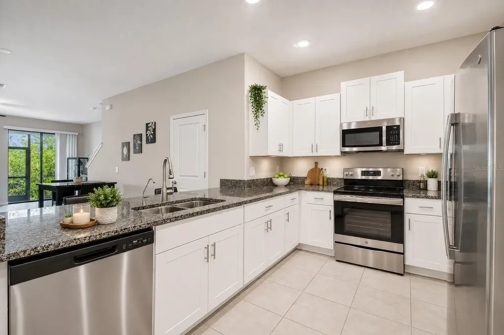 633 Royal Empress Drive Ruskin FL 33570