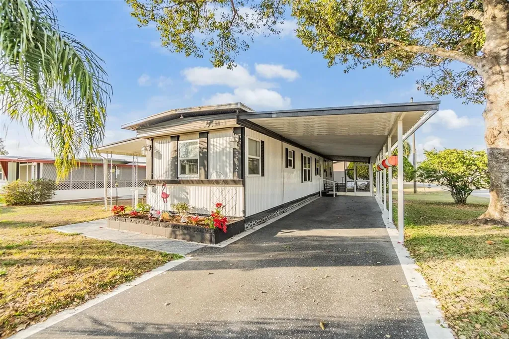 37321 8th Avenue Zephyrhills FL 33542