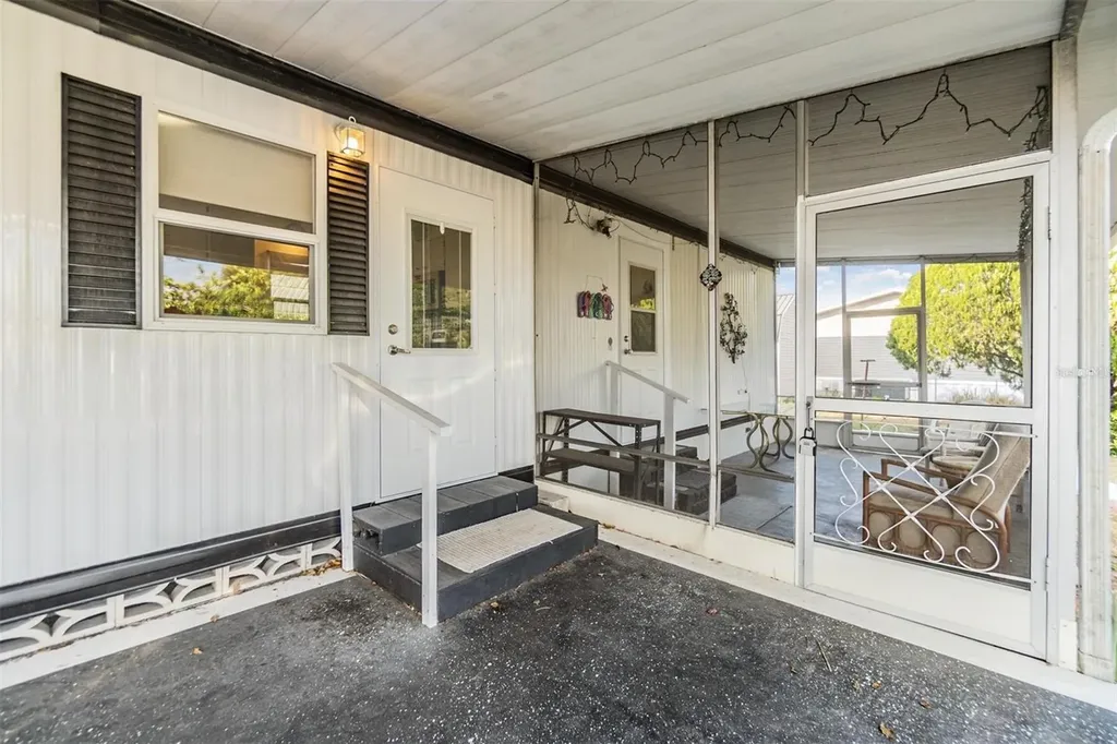 37321 8th Avenue Zephyrhills FL 33542