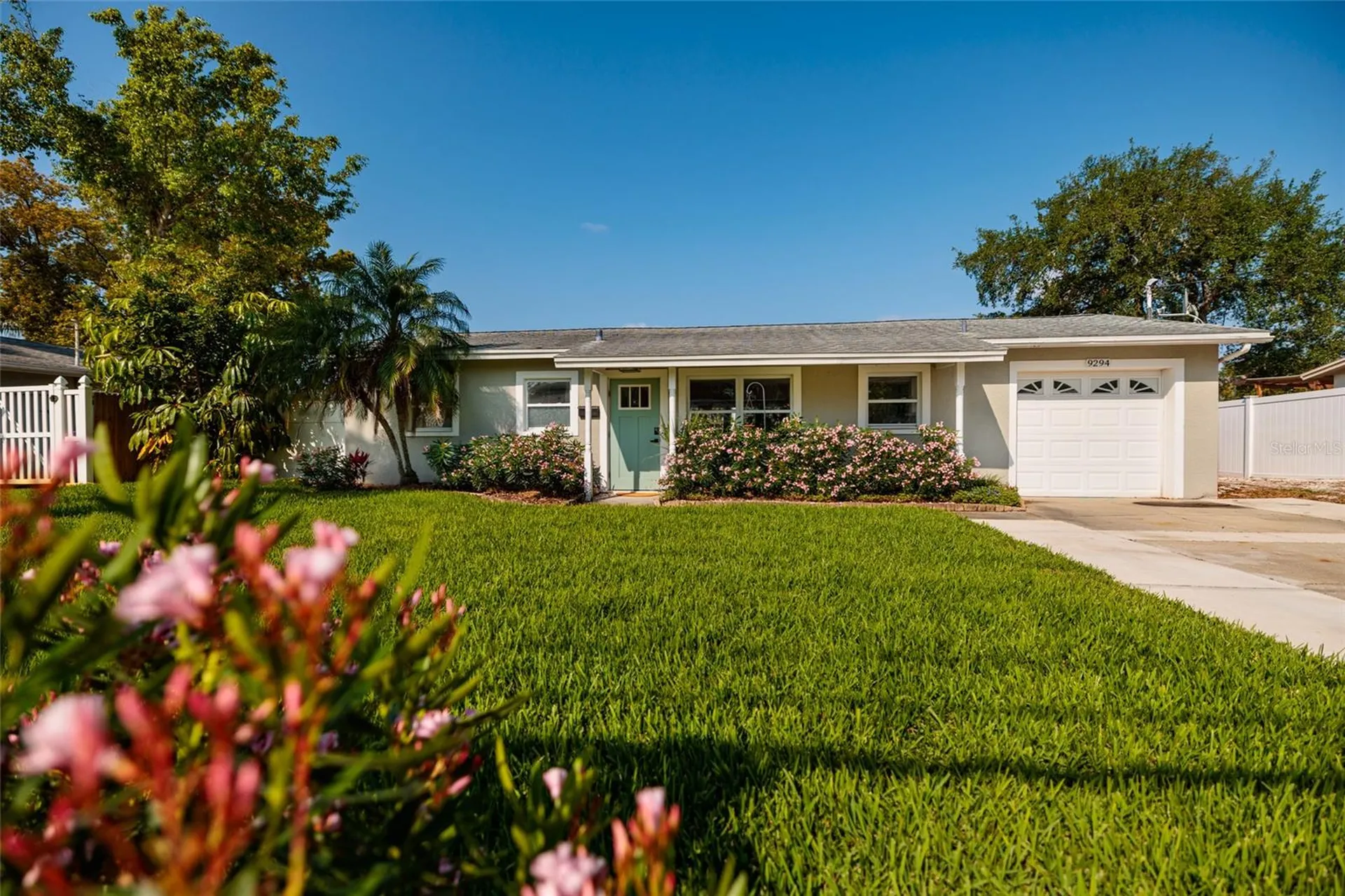 9294 Treasure Lane NE St Petersburg FL 33702