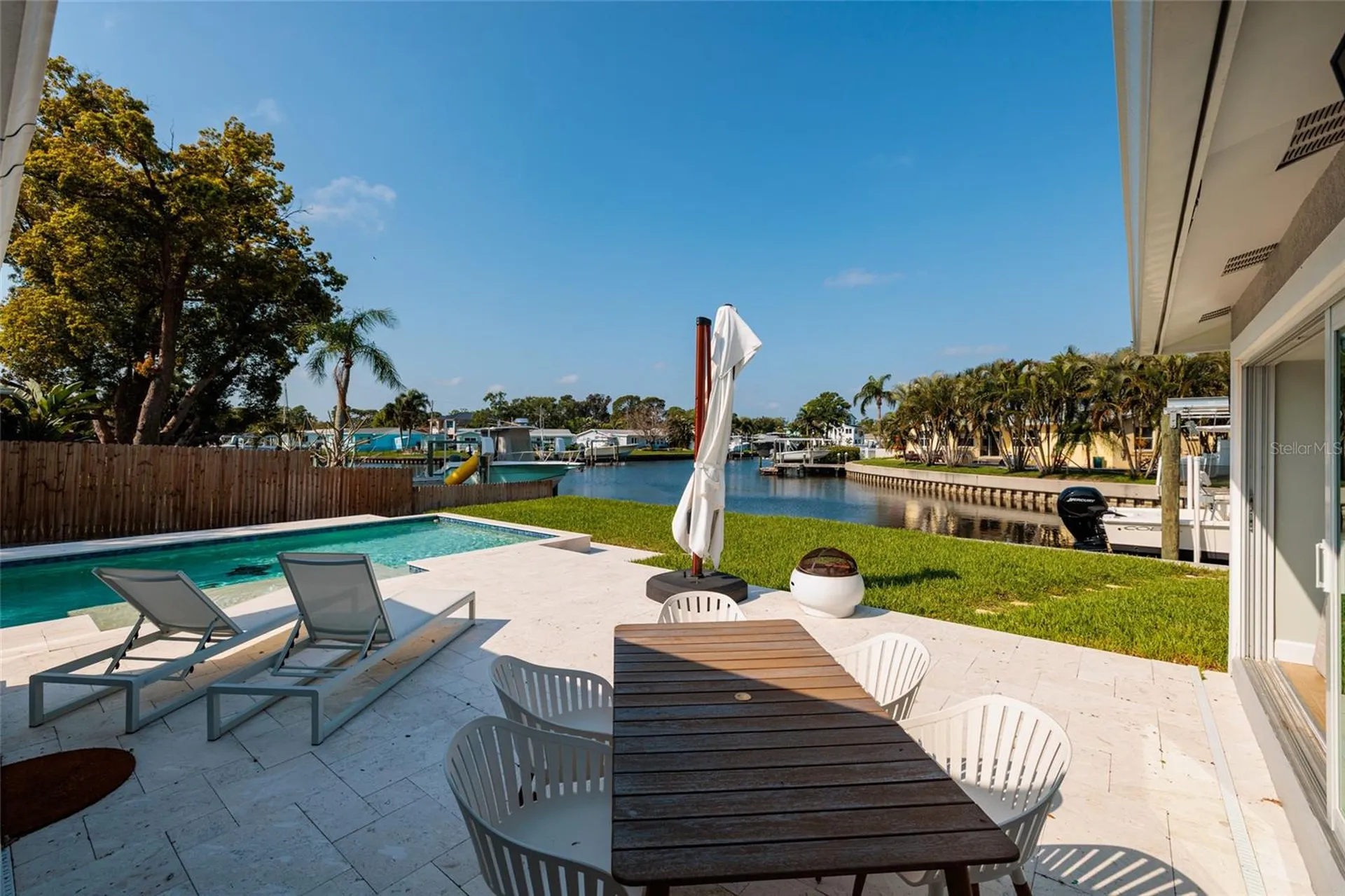 9294 Treasure Lane NE St Petersburg FL 33702