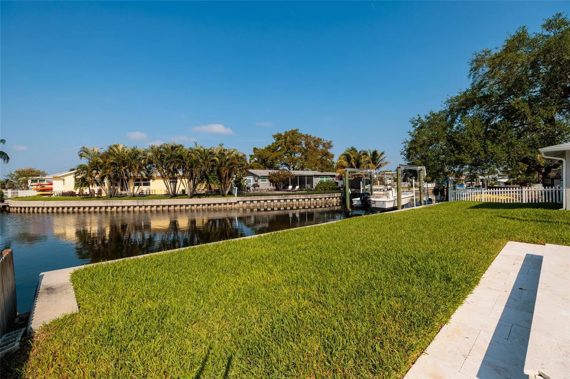 9294 Treasure Lane NE St Petersburg FL 33702