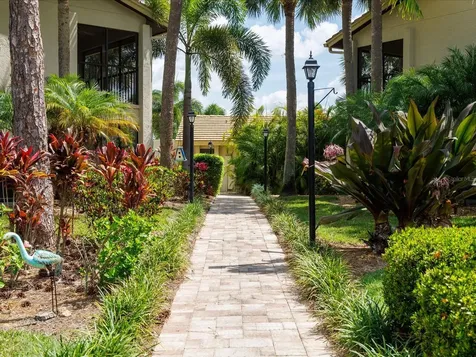 4440 Weybridge Sarasota FL 34235