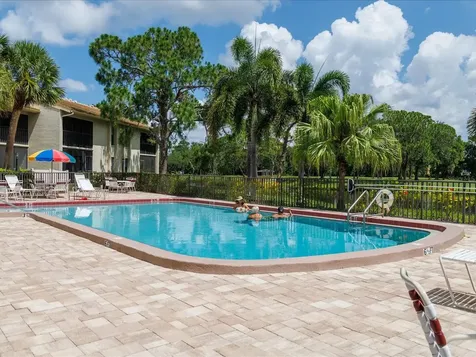 4440 Weybridge Sarasota FL 34235