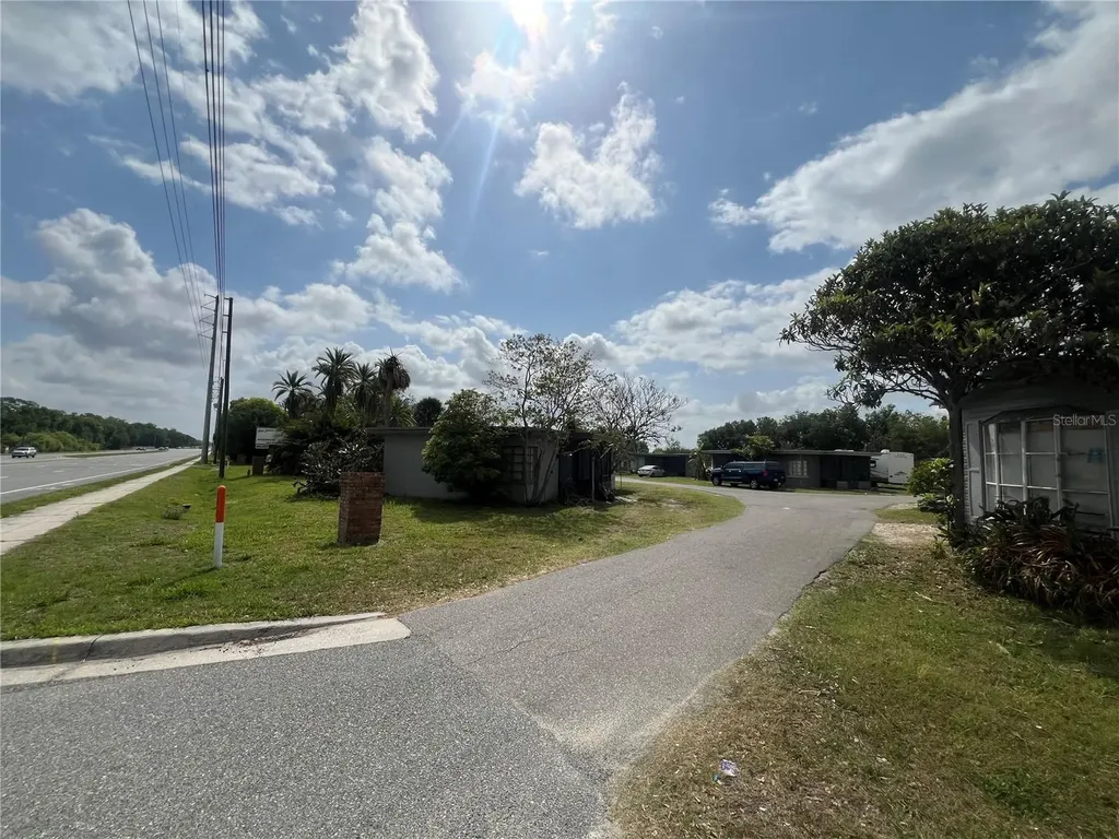 15992 W Colonial Drive Oakland FL 34787