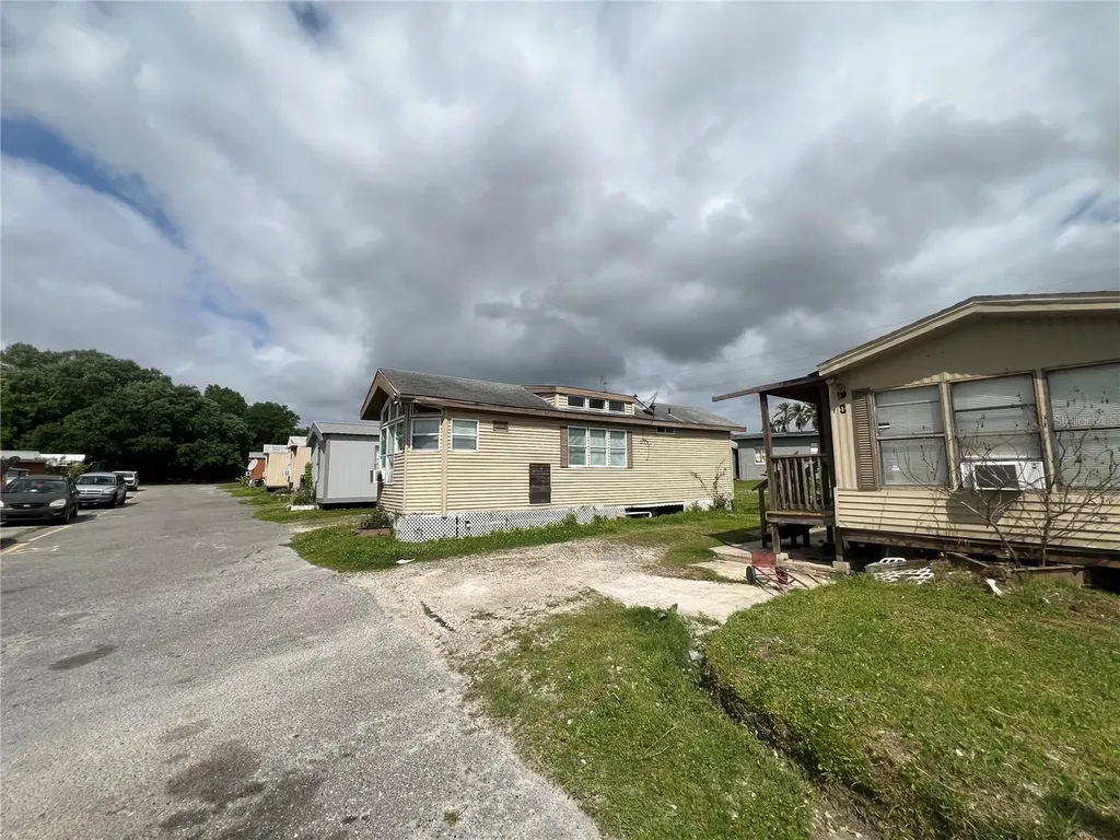 15992 W Colonial Drive Oakland FL 34787
