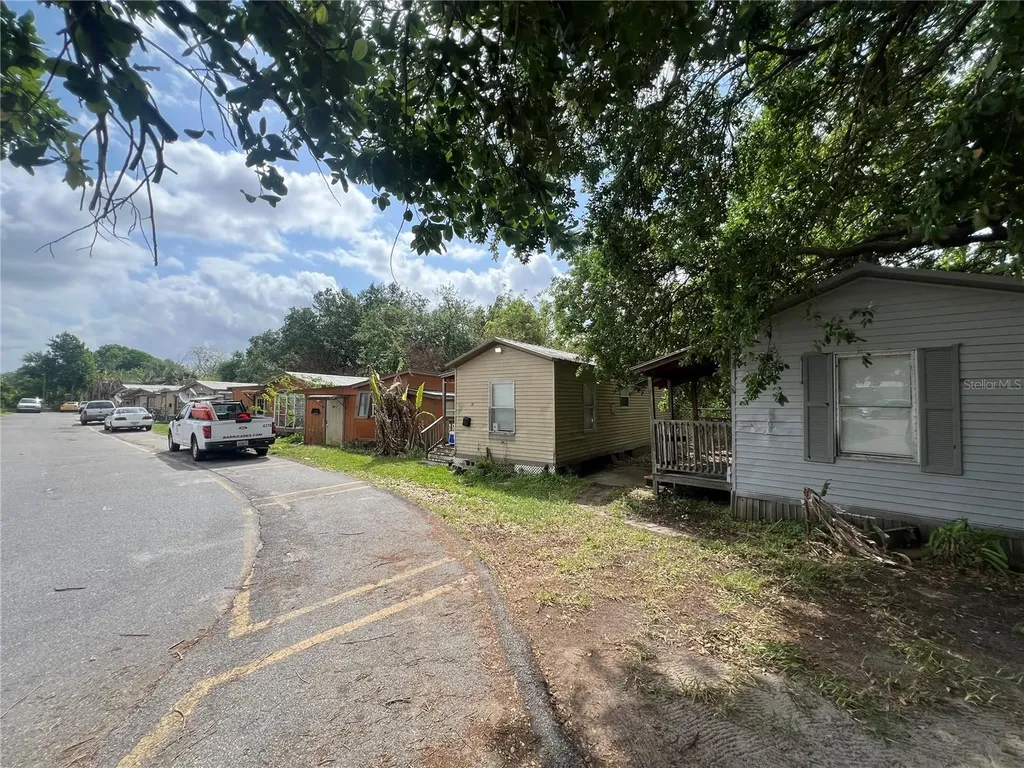 15992 W Colonial Drive Oakland FL 34787
