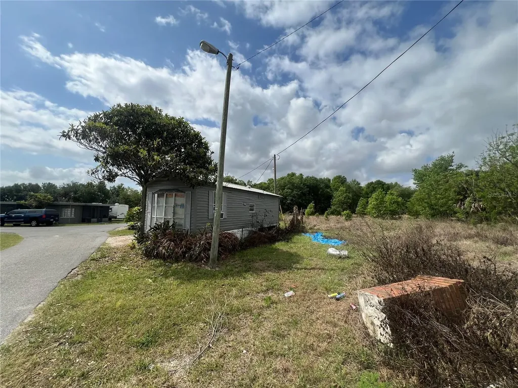 15992 W Colonial Drive Oakland FL 34787