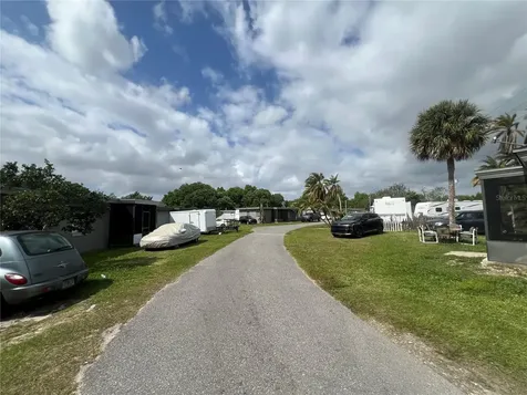 15992 W Colonial Drive Oakland FL 34787
