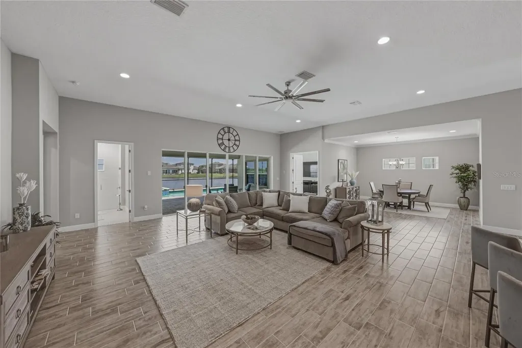 5623 Wayfarer Avenue Apollo Beach FL 33572