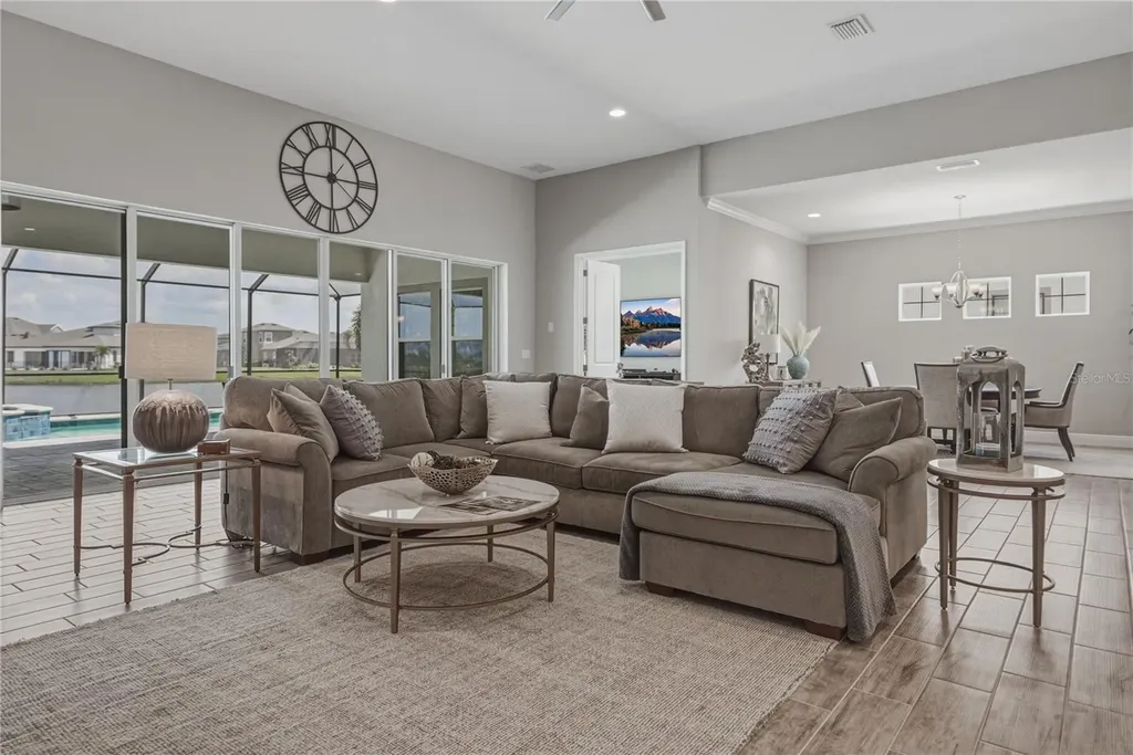 5623 Wayfarer Avenue Apollo Beach FL 33572