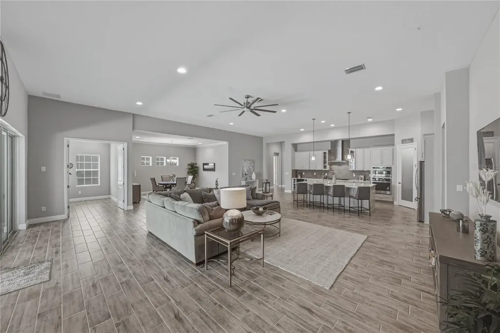 5623 Wayfarer Avenue Apollo Beach FL 33572