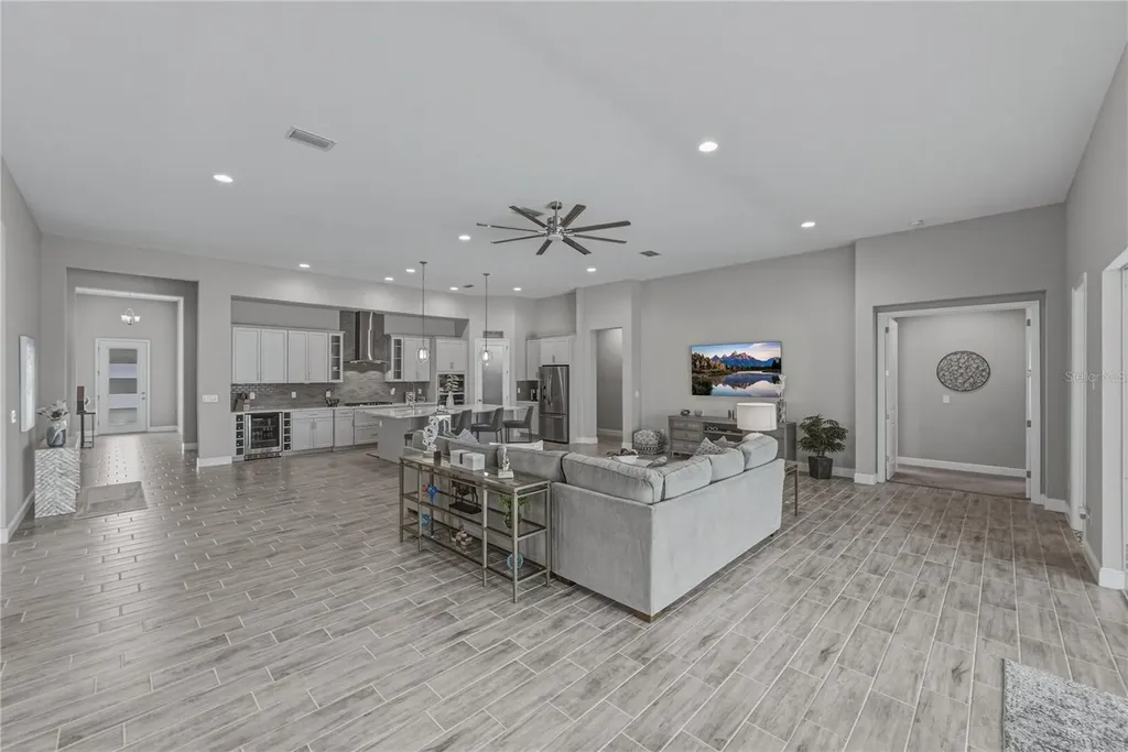 5623 Wayfarer Avenue Apollo Beach FL 33572