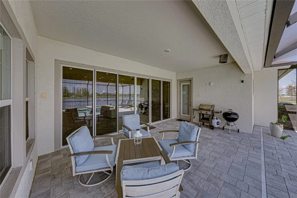 5623 Wayfarer Avenue Apollo Beach FL 33572