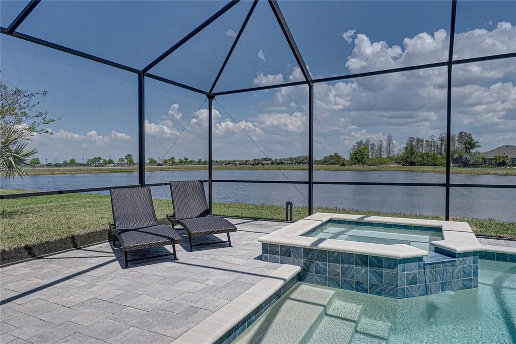 5623 Wayfarer Avenue Apollo Beach FL 33572