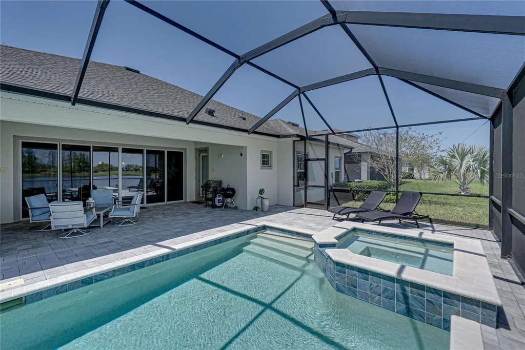 5623 Wayfarer Avenue Apollo Beach FL 33572