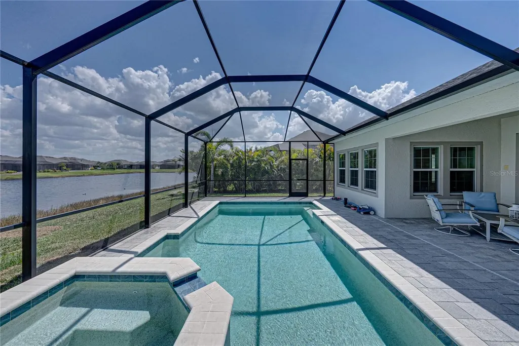 5623 Wayfarer Avenue Apollo Beach FL 33572