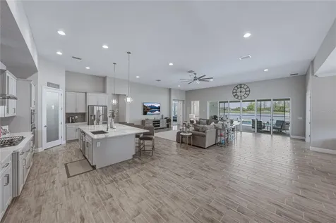 5623 Wayfarer Avenue Apollo Beach FL 33572