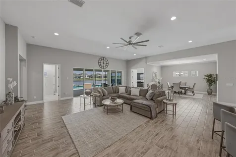5623 Wayfarer Avenue Apollo Beach FL 33572