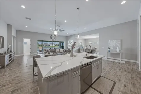 5623 Wayfarer Avenue Apollo Beach FL 33572