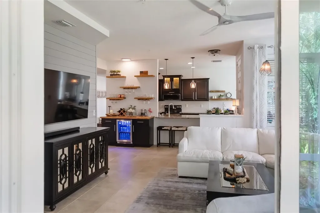 8342 Enclave Way Sarasota FL 34243