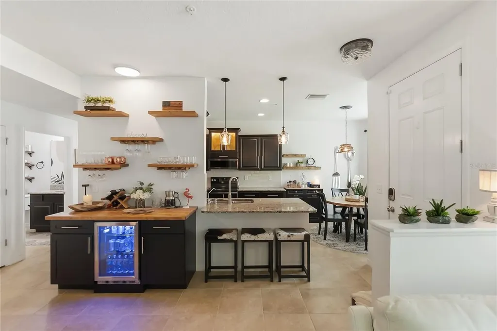 8342 Enclave Way Sarasota FL 34243