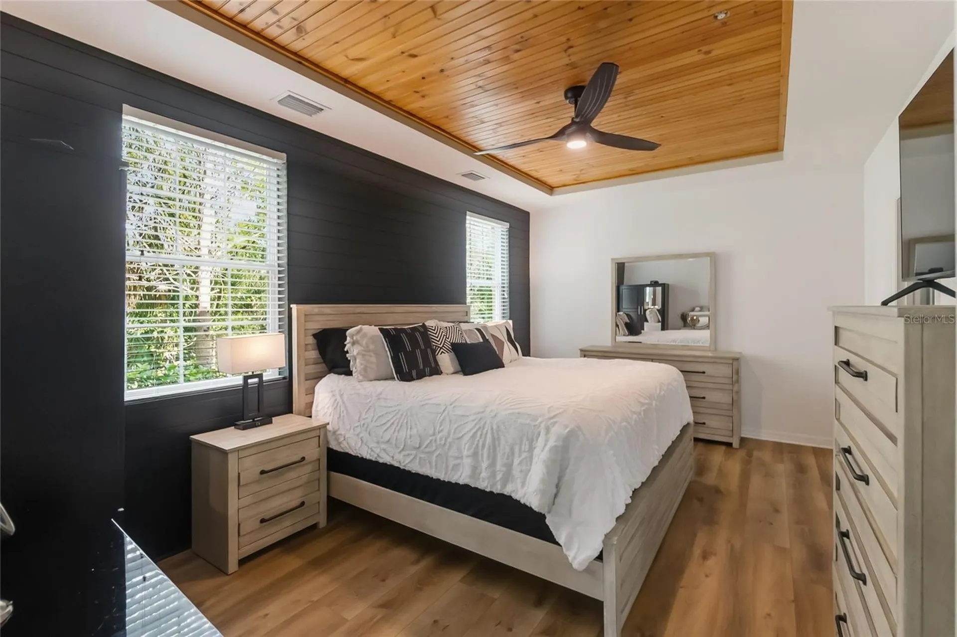8342 Enclave Way Sarasota FL 34243