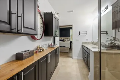 8342 Enclave Way Sarasota FL 34243