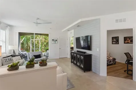 8342 Enclave Way Sarasota FL 34243