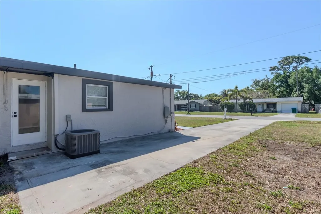 10889 124th Avenue Largo FL 33778