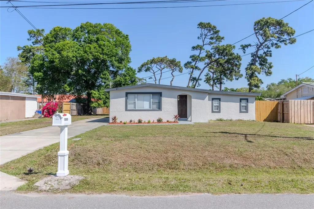 10889 124th Avenue Largo FL 33778