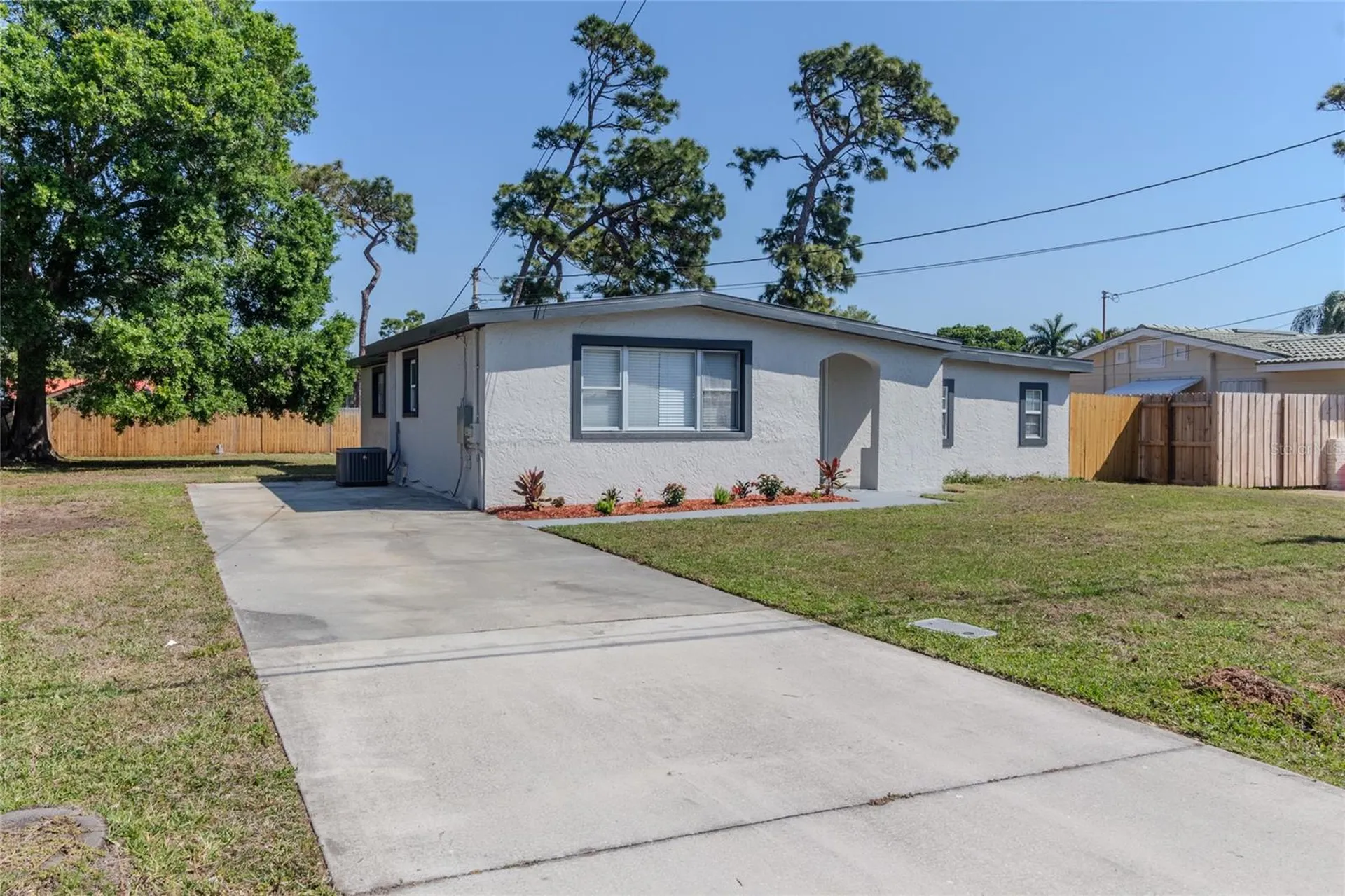 10889 124th Avenue Largo FL 33778