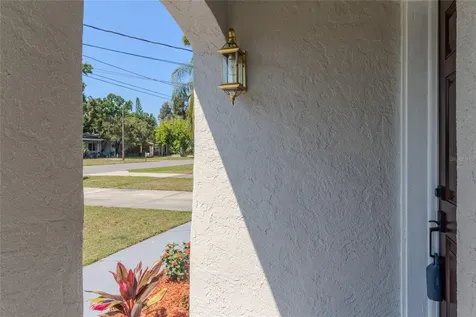 10889 124th Avenue Largo FL 33778