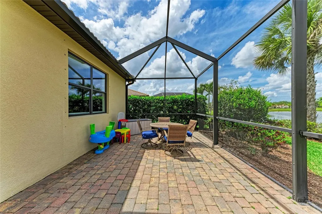 16915 Loudon Place Bradenton FL 34202