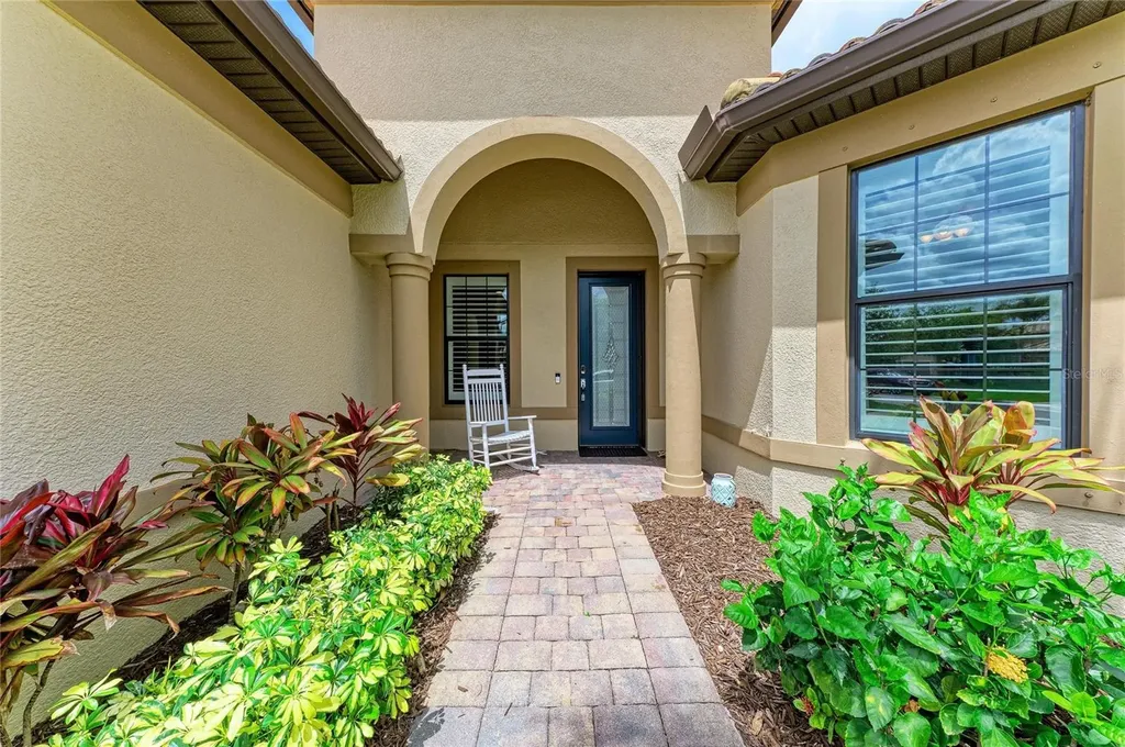 16915 Loudon Place Bradenton FL 34202