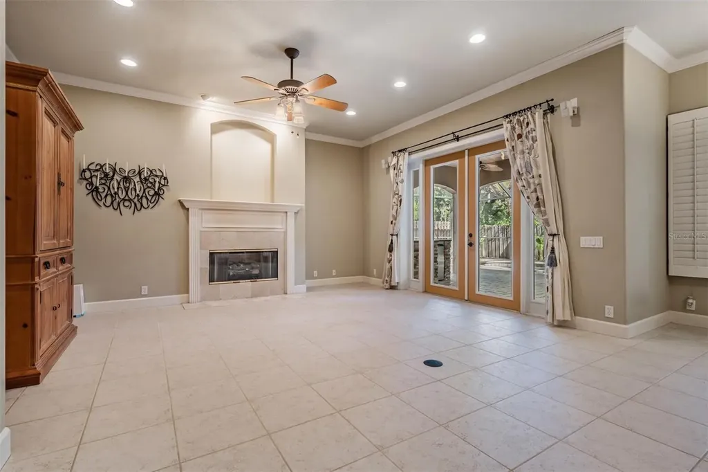 3111 W Lawn Avenue Tampa FL 33611