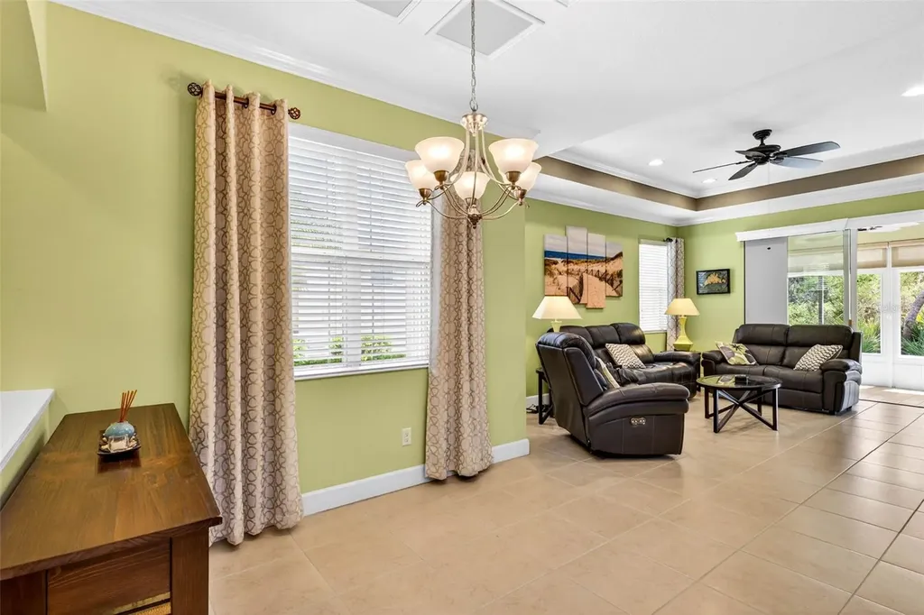 2334 Oakley Green Drive Sun City Center FL 33573