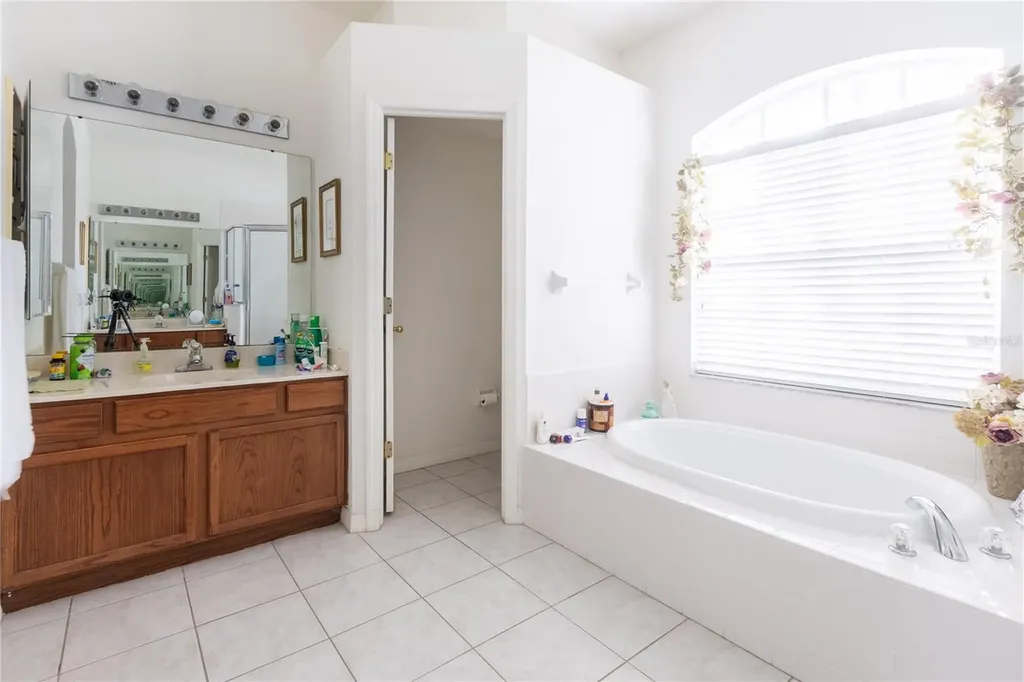 1812 Flower Branch Way Valrico FL 33594