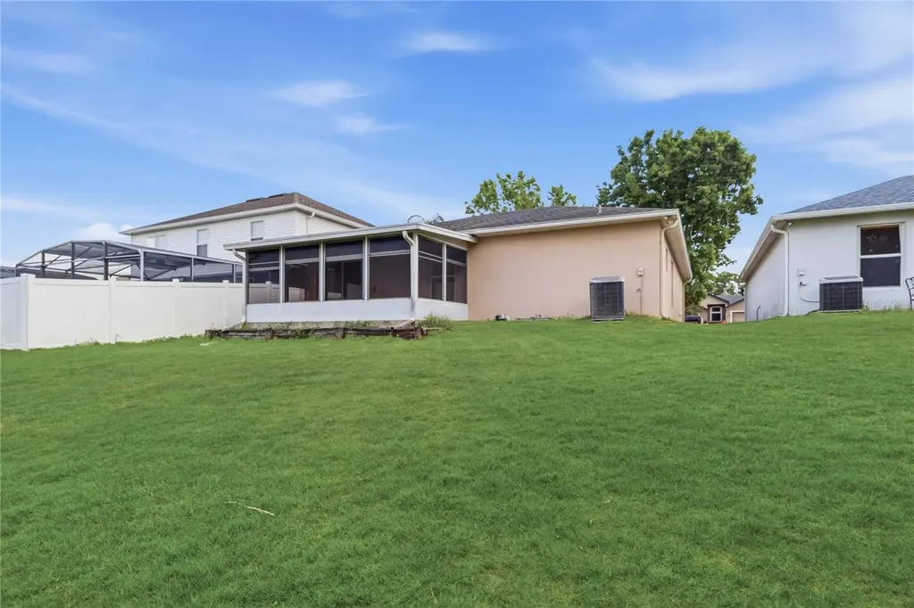 273 Curtis Avenue Groveland FL 34736