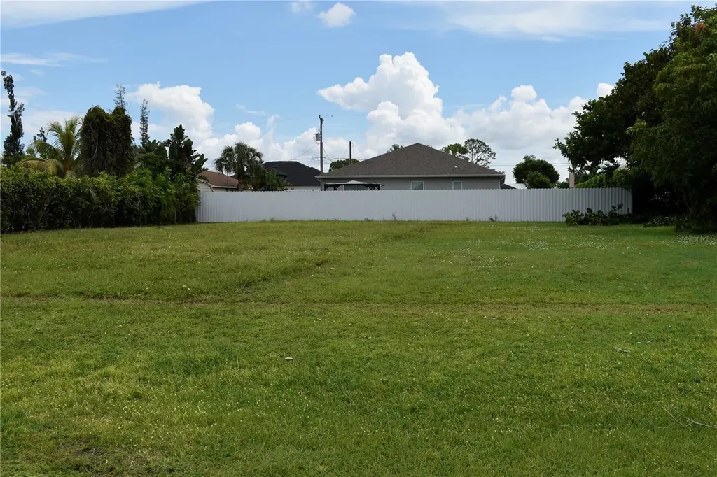 706 SW 21 Street Cape Coral FL 33991