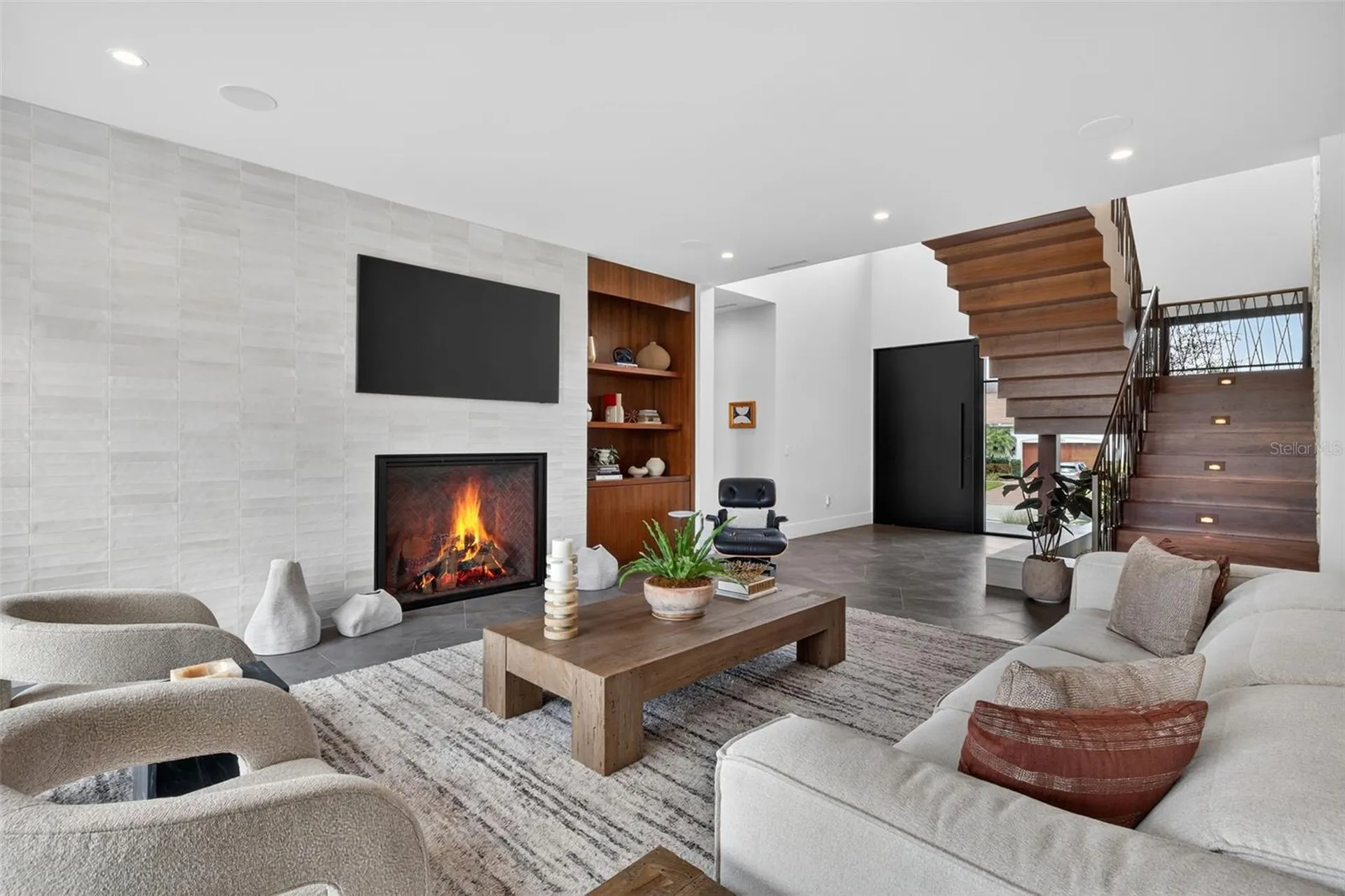 370 Belleair Drive NE St Petersburg FL 33704