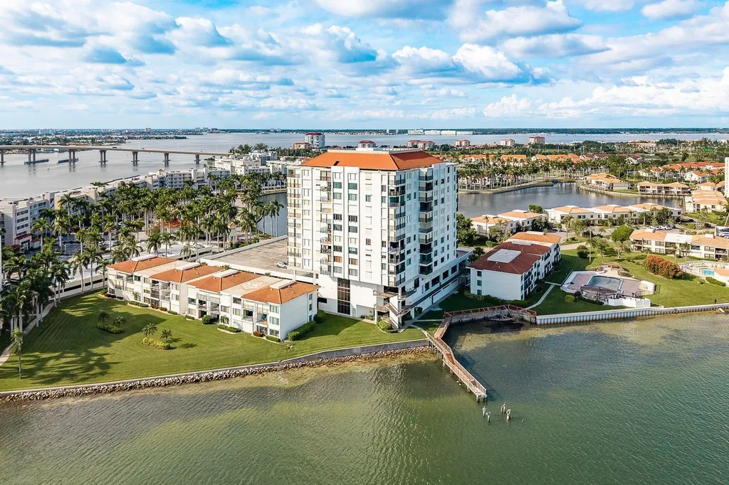 6287 Bahia Del Mar Circle St Petersburg FL 33715