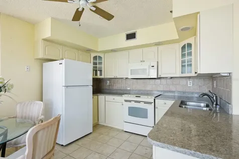6287 Bahia Del Mar Circle St Petersburg FL 33715
