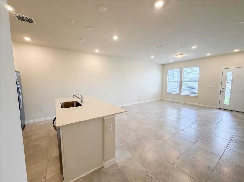 10537 Glowing Beacon Street Orlando FL 32829